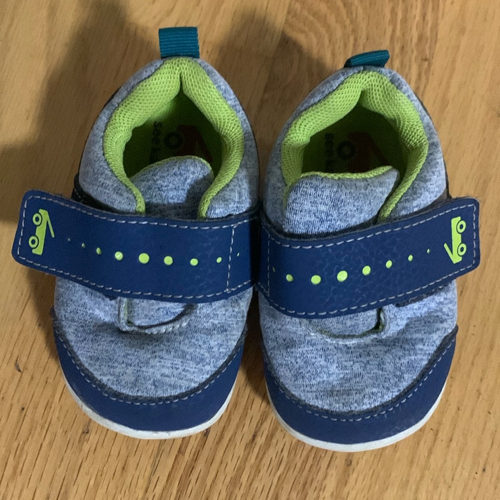EUC See Kai Run toddler 4 sneakers